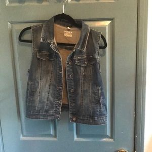Jean Vest